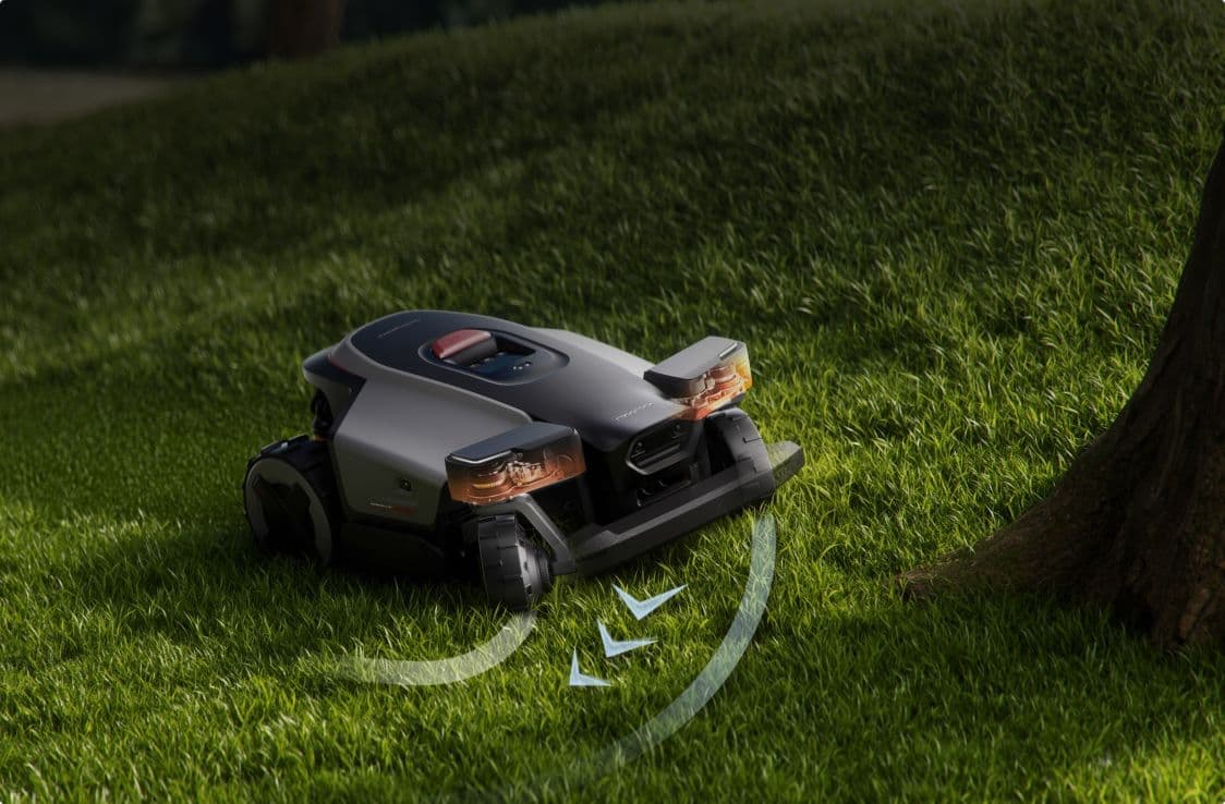 RockMow Z130 tackling slopes